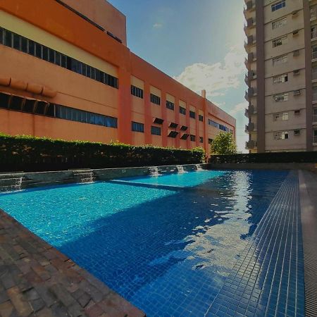 Laureano Di Trevi Tower Aparthotel Manila Bagian luar foto