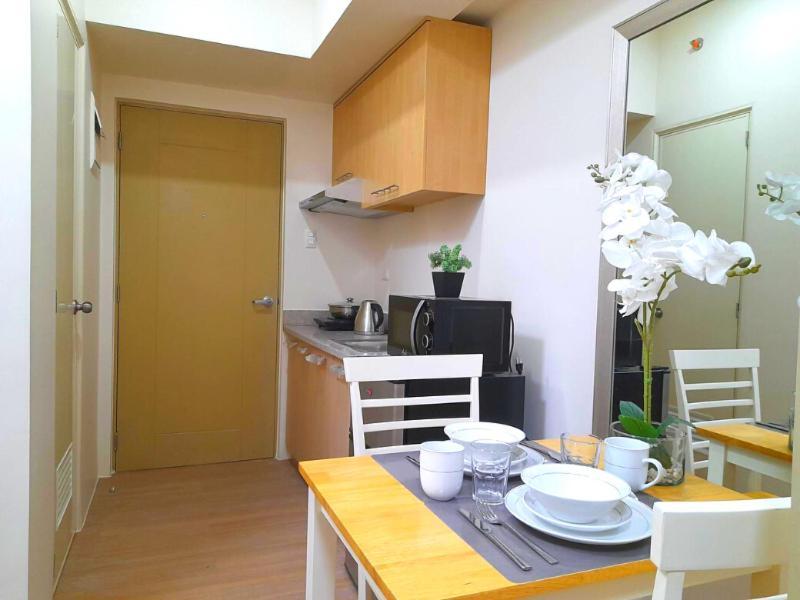 Laureano Di Trevi Tower Aparthotel Manila Bagian luar foto