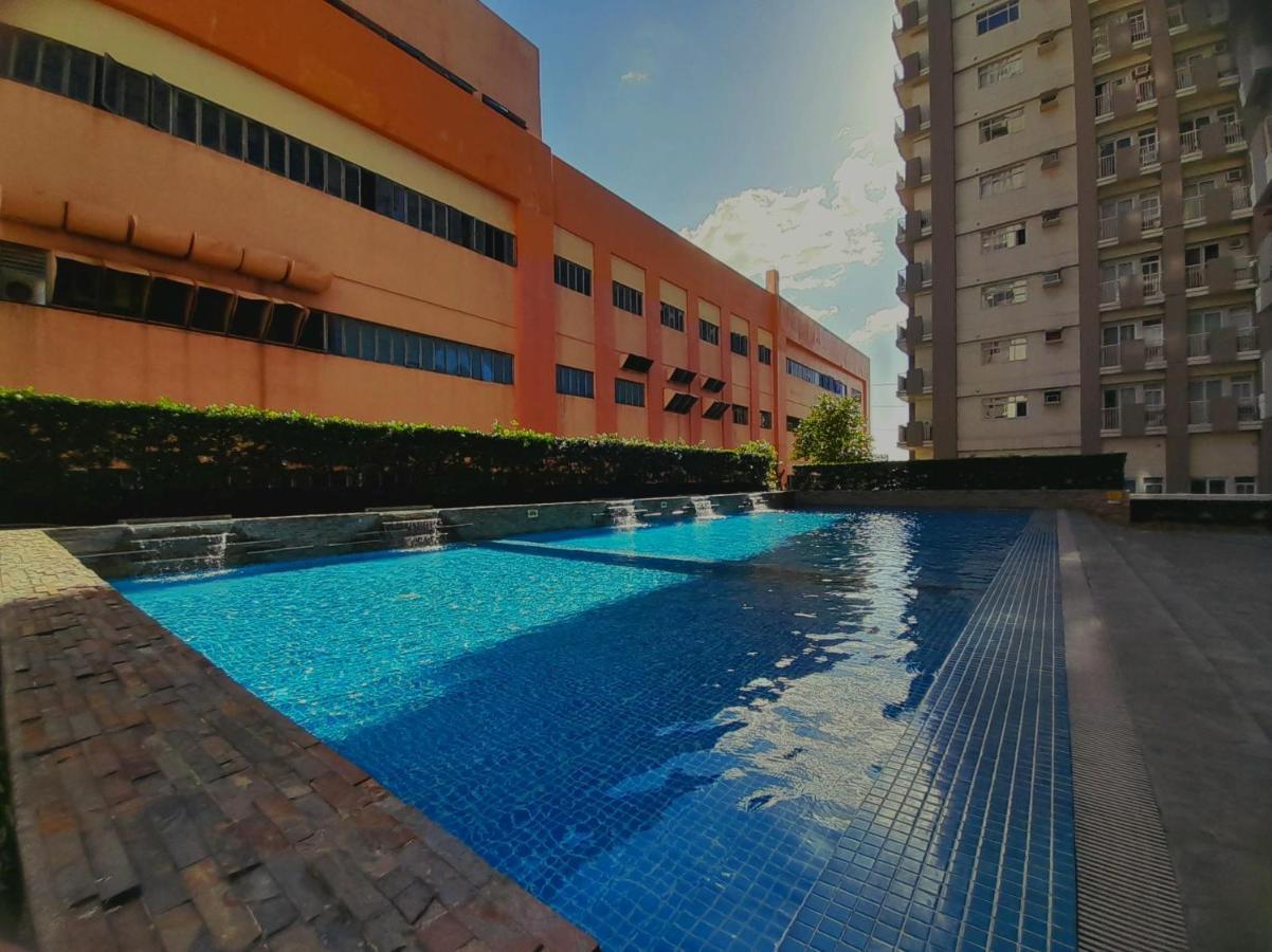 Laureano Di Trevi Tower Aparthotel Manila Bagian luar foto
